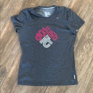 NIKE DRI FIT TEE SIZE LARGE